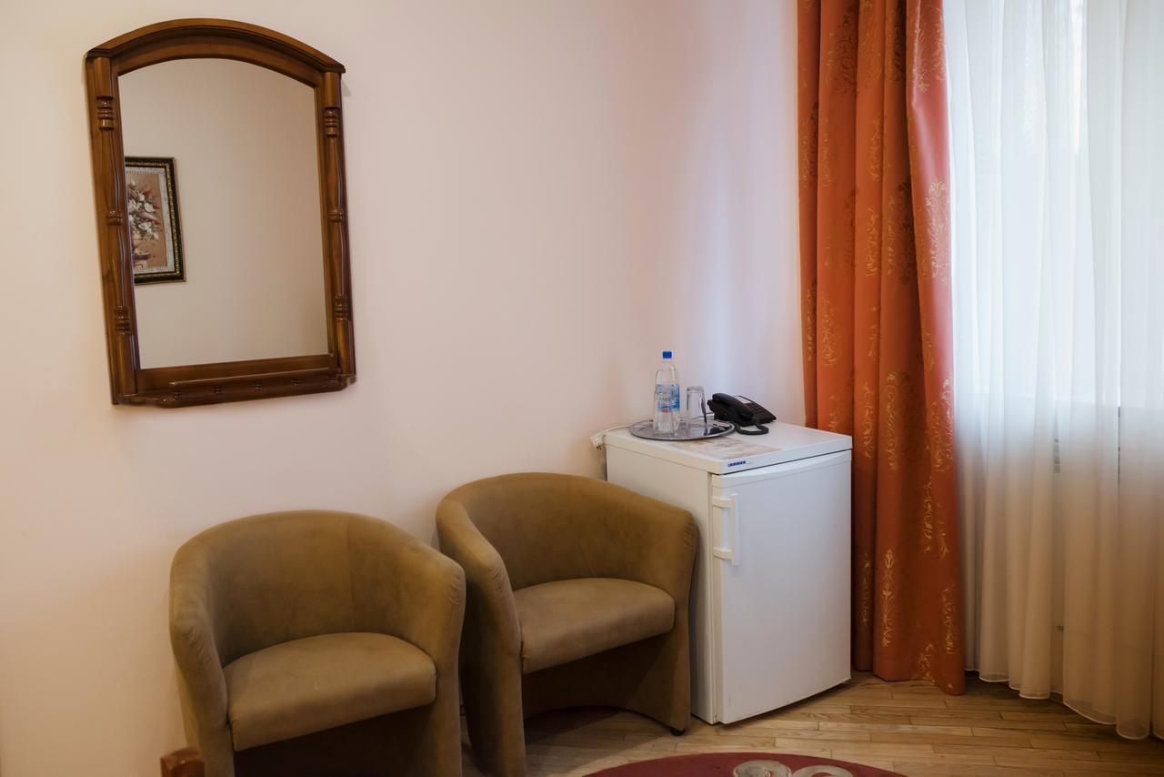 موتيل روفنو Okolytsya المظهر الخارجي الصورة